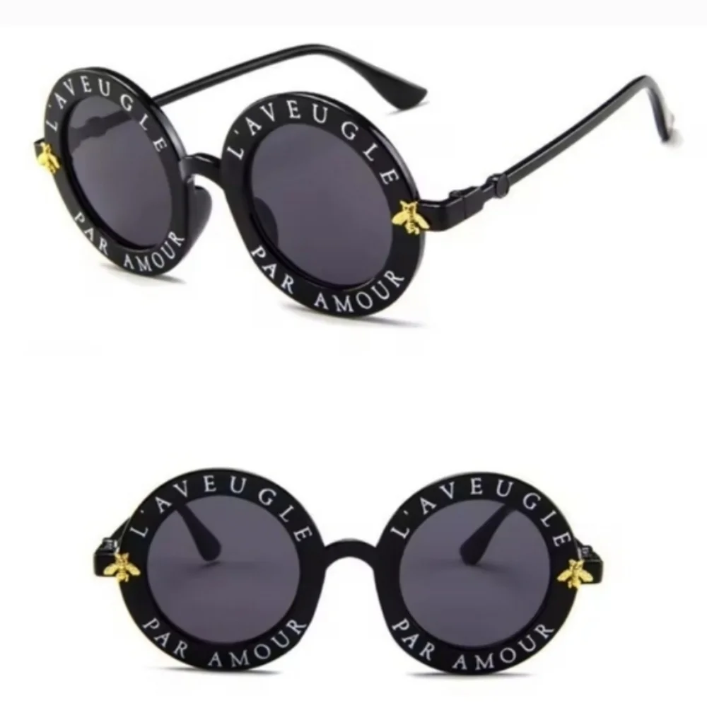 boutique stylish bold